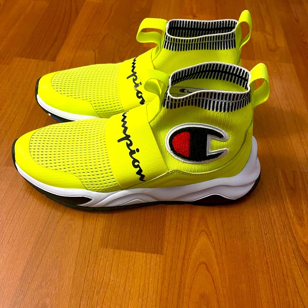 Champion Size 6Y also can fit womens size 7 Champion Sock Shoe
